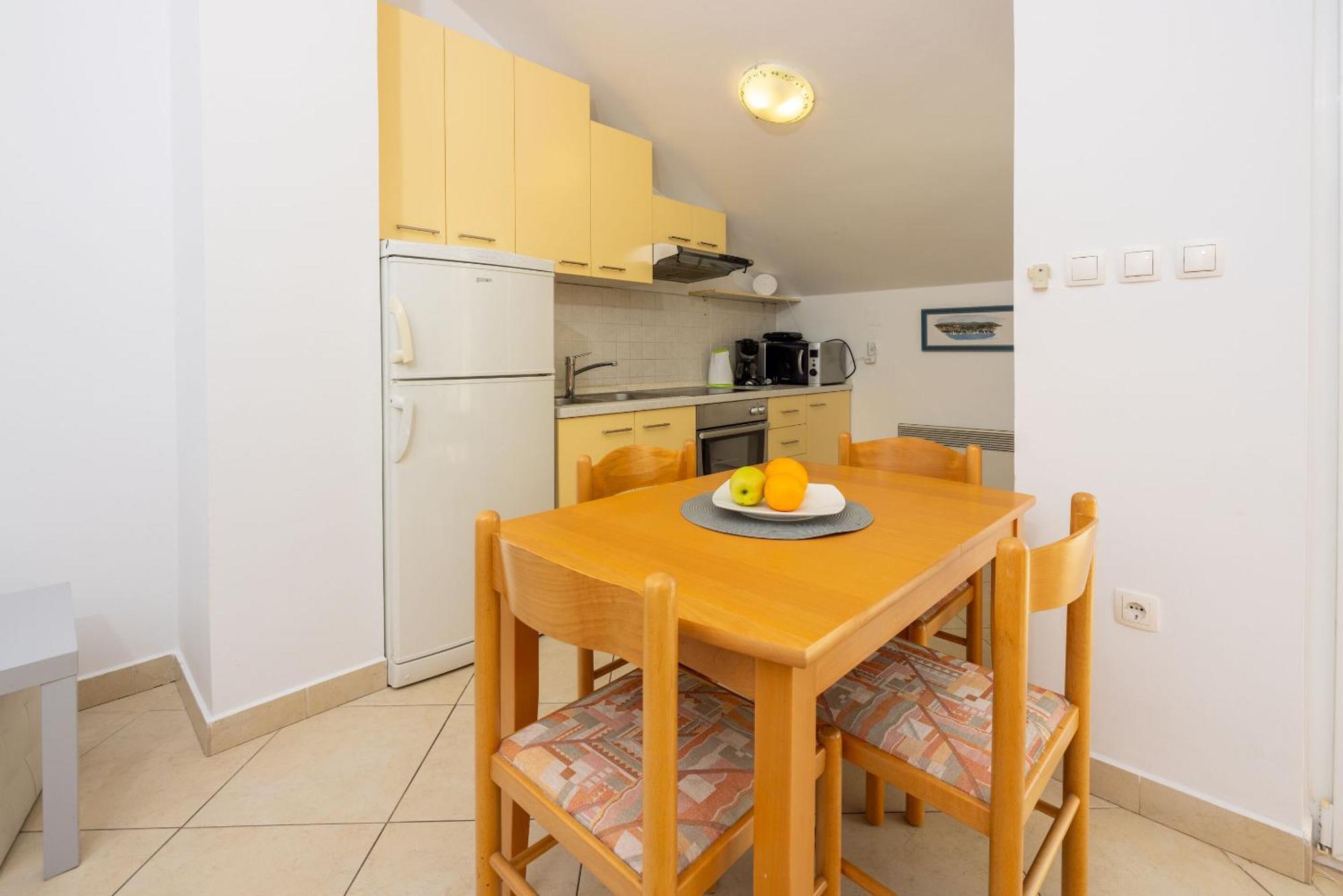 Apartments Petak Dramalj Eksteriør billede